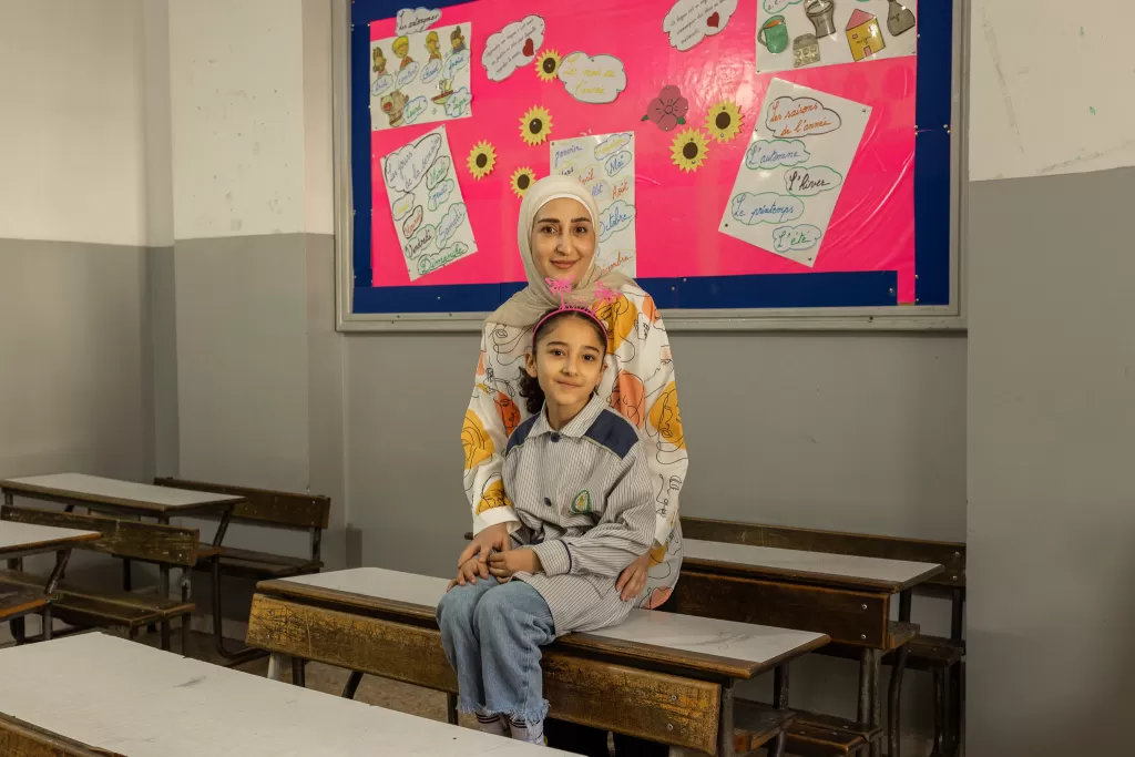 Maryam and her daughter Zahraa received psychosocial support through DEC charity World Vision and their local partner SHEILD 
