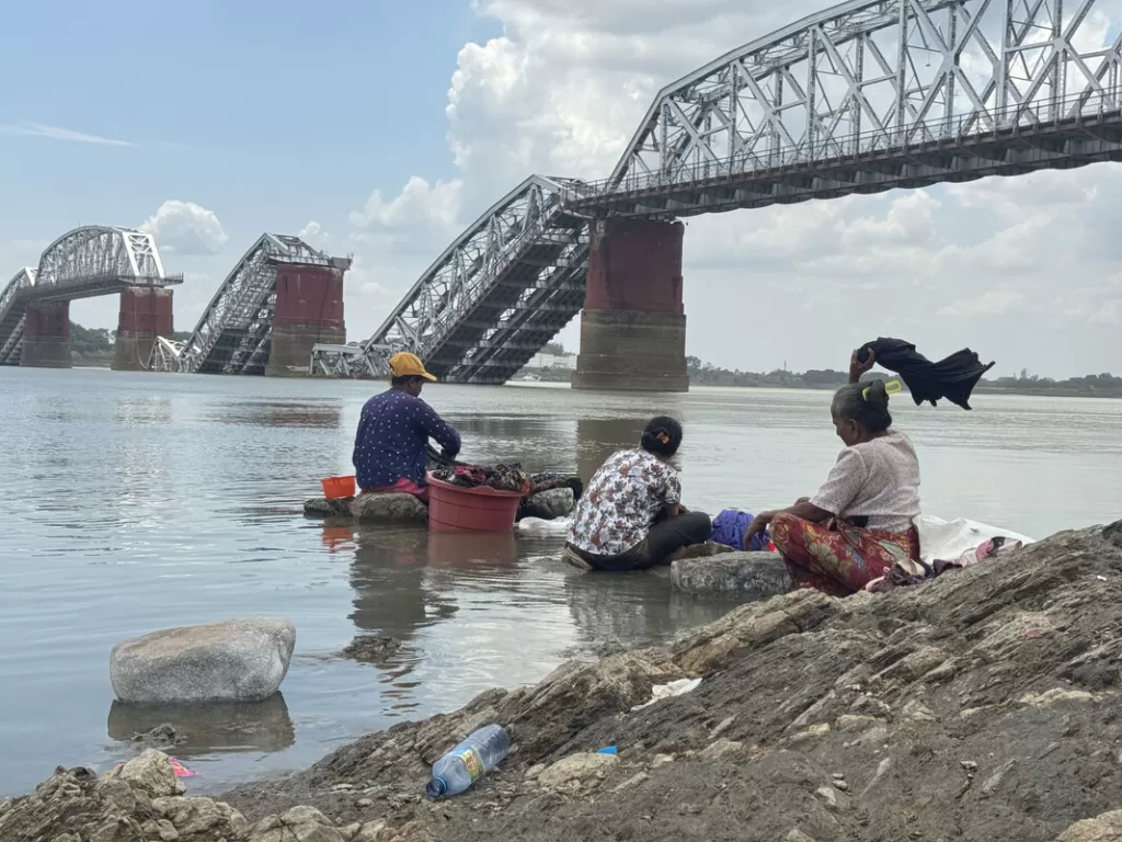 Fallen bridge in Myanmar 