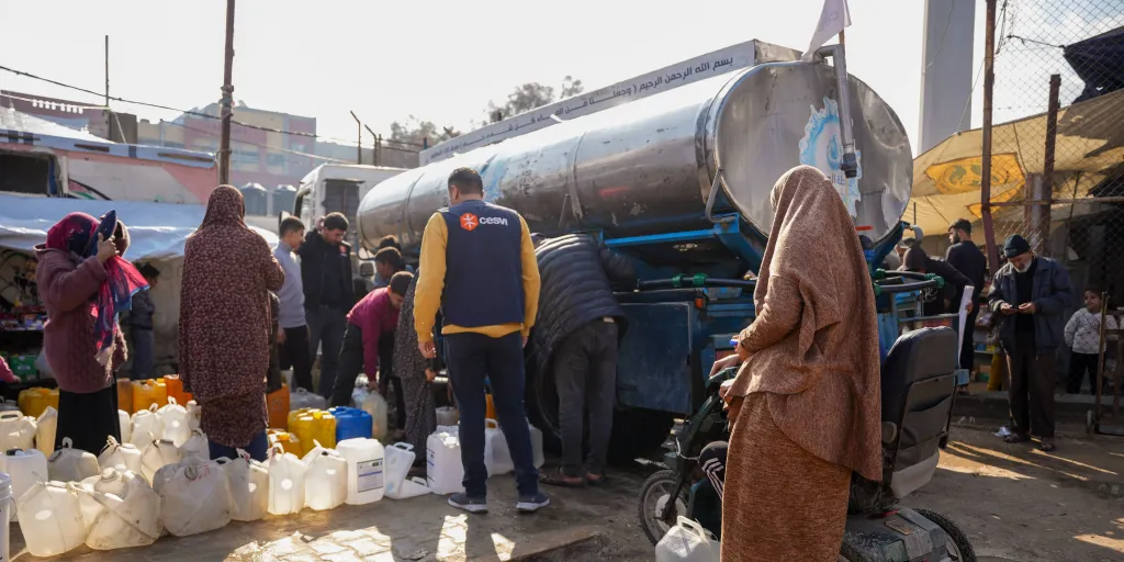 Water trucking in Gaza