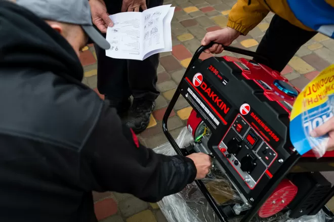 A generator being distributed near Kharkiv