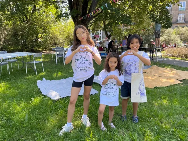 Children in Poland take part in activities to support refugees from Ukraine. Photo: Plan International